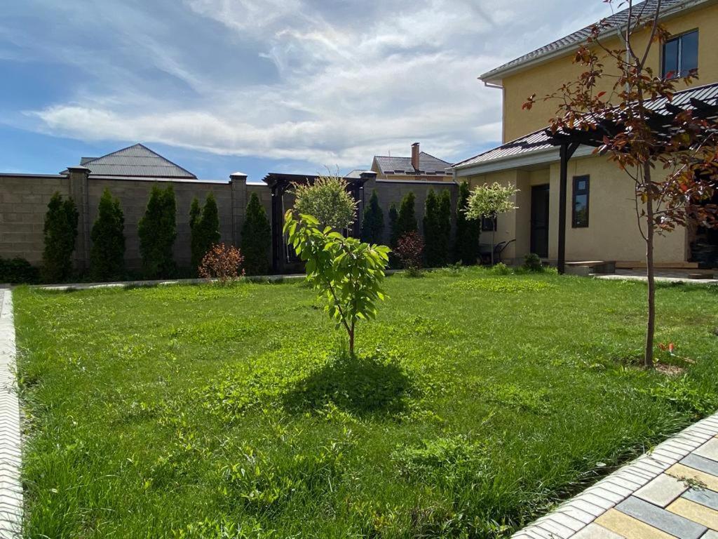 Aikol Guesthouse Privokzalnoye Exterior foto
